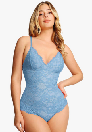 Elina | Damen Figurformender Spitzen-Body | Tailliert Puderblau