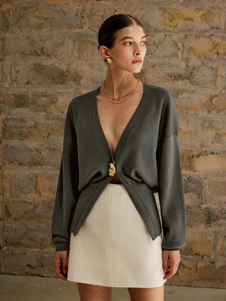 Damen Cardigan mit tiefem V-Ausschnitt | Knopfdetail