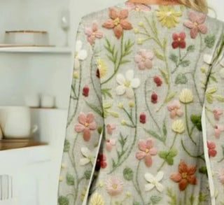 Damen-Pullover mit Blumenstickerei | Rundhalsausschnitt