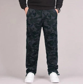 Herren-Cargohosen | Detail an den Taschen