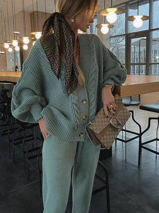 Damen Lounge Set | Knopf-Strickjacke & Jogginghose